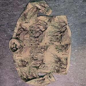 Vintage. Cabela's. 💯 Cotton/denim camo button-up shacket. Heavyweight. Size 2XL
